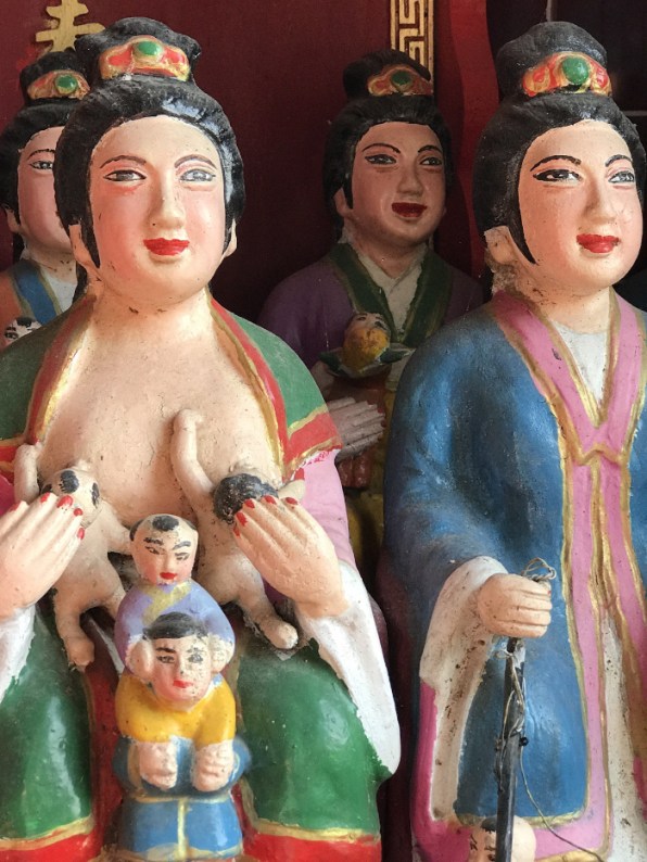 13.Golden-Flower-_to-yuen-tong-temple_zolima-citymag